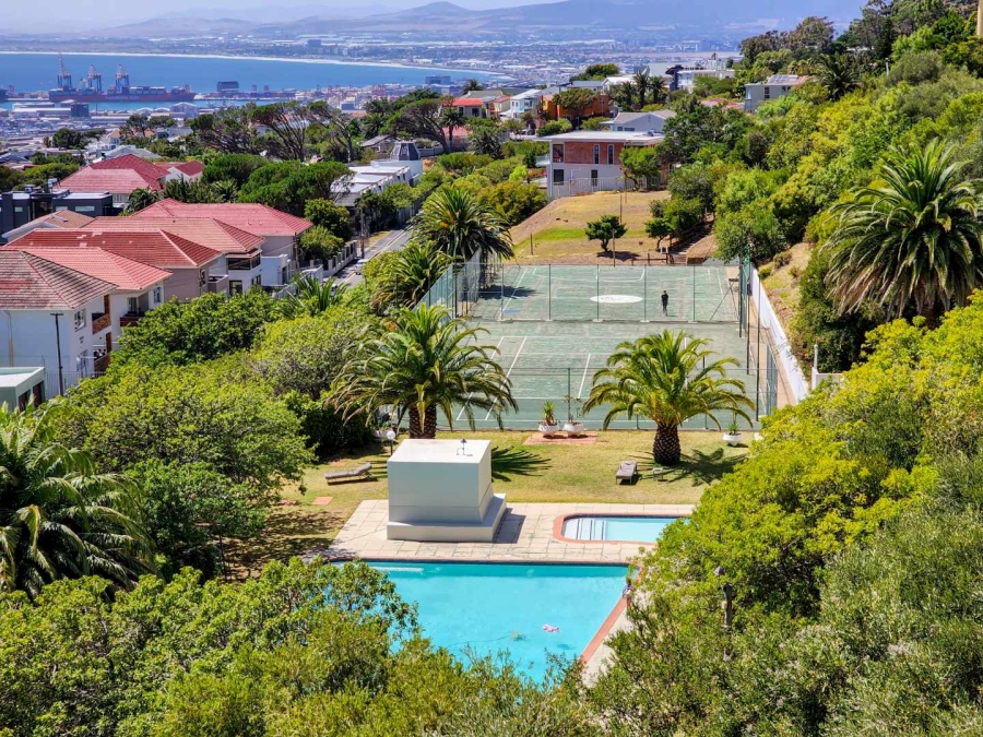 1 Bedroom Property for Sale in Vredehoek Western Cape